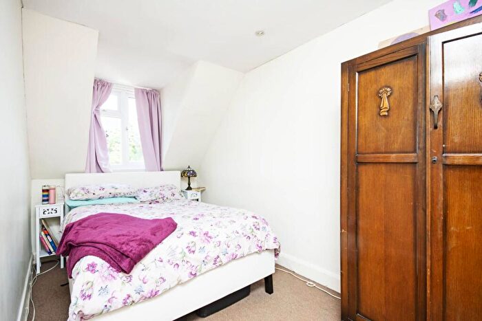 1 Bedroom Flat To Rent In Golders Green Road, Golders Green, London, NW11