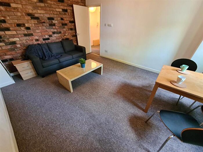 1 Bedroom Flat To Rent In Chatham Grove, West Didsbury, Manchester, M20