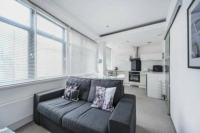 1 Bedroom Flat To Rent In Bishopsgate, Spitalfields, London, EC2M