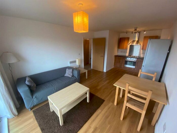 1 Bedroom Apartment To Rent In Camp Street, New Broughton, M7