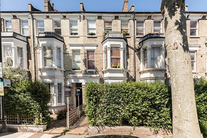 2 Bedroom Flat For Sale In Agate Road, Hammersmith, W6