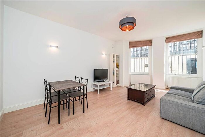 3 Bedroom Flat To Rent In Cornwall Gardens, South Kensington, SW7