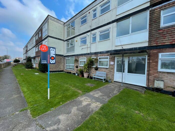 2 Bedroom Apartment To Rent In Castle Court, Castle Lane, Hadleigh, SS7