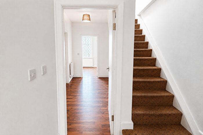 2 Bedroom Flat To Rent In Burnley Road, Brierfield, Lancashire, BB9