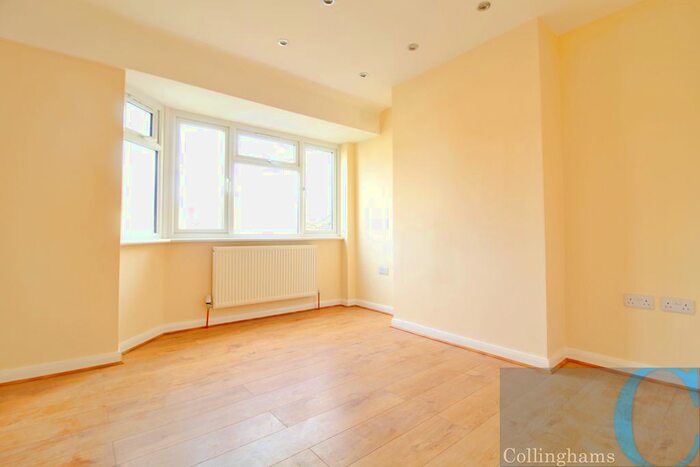 2 Bedroom Flat To Rent In Deer Park Gardens, Mitcham, CR4