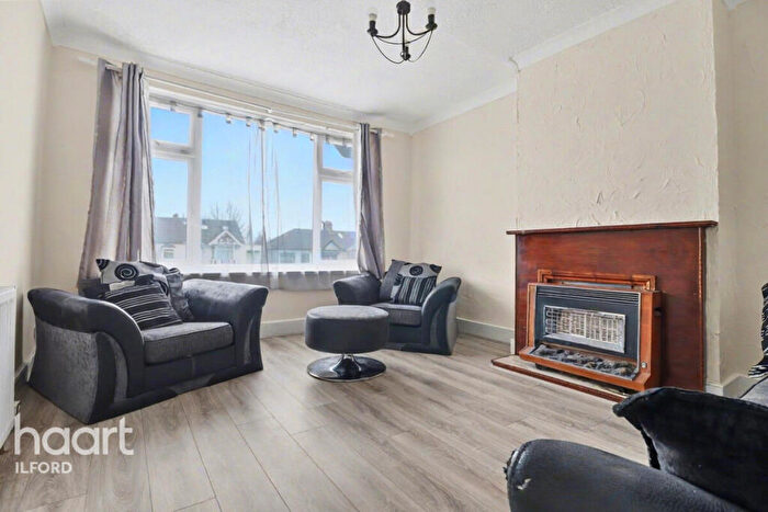 1 Bedroom Flat To Rent In Eastern Avenue, Ilford, IG4