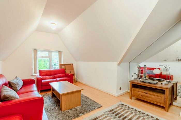 2 Bedroom Flat To Rent In Coolhurst Road, Crouch End, London, N8