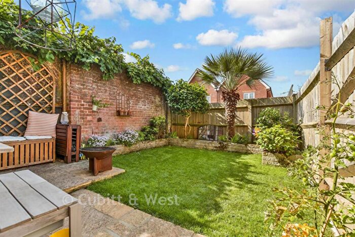 2 Bedroom Semi Detached House For Sale In Sandcross Lane, Reigate, Surrey, RH2