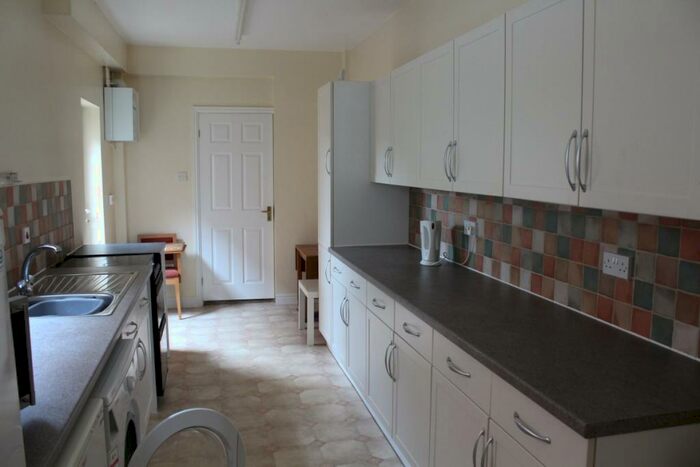 4 Bedroom Terraced House To Rent In St David's Road, Northampton, NN2