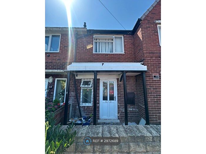 2 Bedroom Flat To Rent In Rookhill Road, Pontefract, WF8