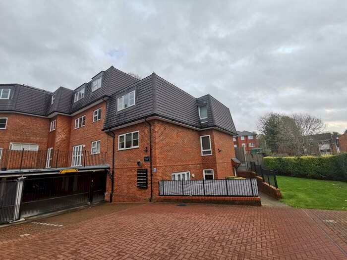 2 Bedroom Apartment To Rent In Hospital Hill, Chesham - Bed Executive Apartment, HP5