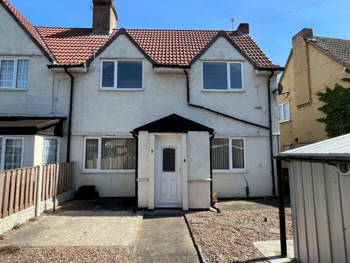 3 Bedroom Terraced House To Rent In The Crescent, Doncaster, DN6