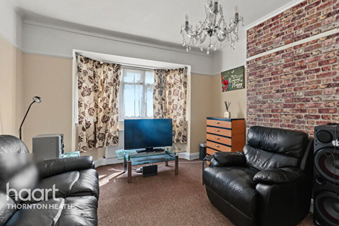 2 Bedroom Maisonette For Sale In Wychwood Avenue, Thornton Heath, CR7