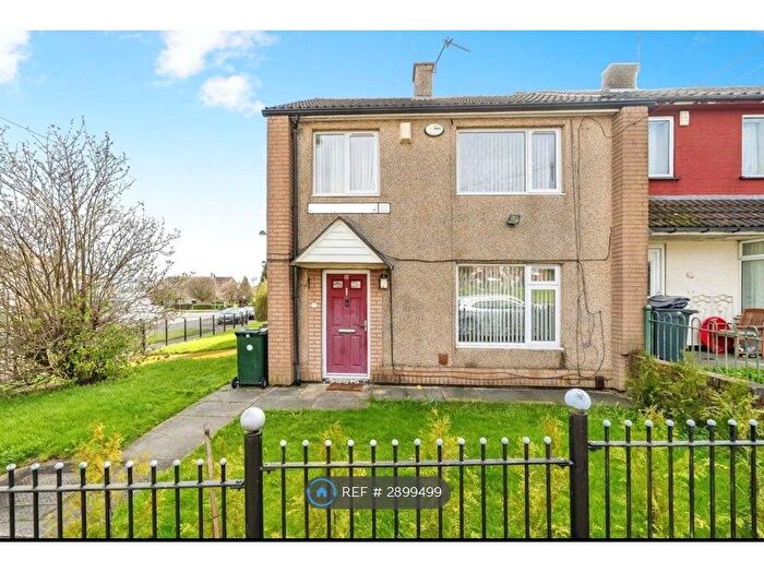 3 Bedroom Semi-Detached House To Rent In Landscove Avenue, Bradford, BD4