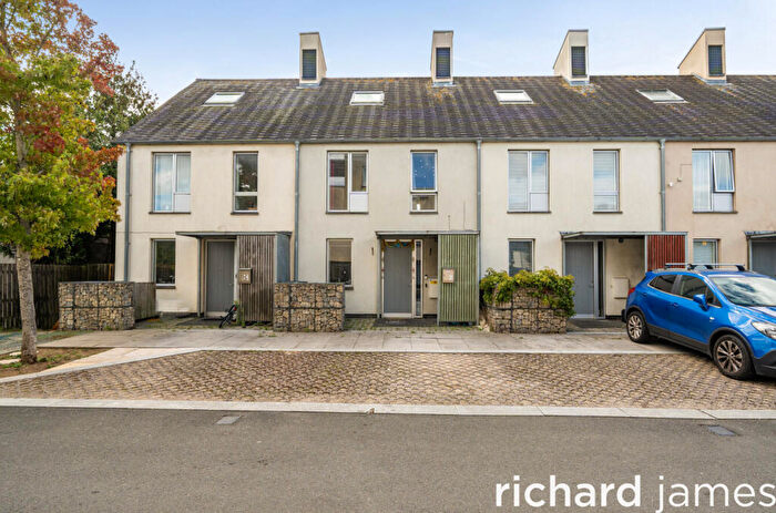 4 Bedroom Terraced House For Sale In Howse Garden, Rodbourne, Swindon, SN2