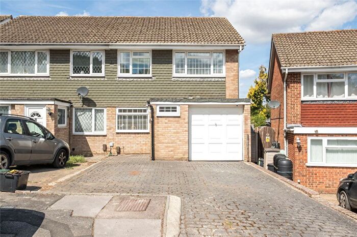3 Bedroom Semi Detached House For Sale In Greenoak Rise, Biggin Hill, Westerham, Kent, TN16