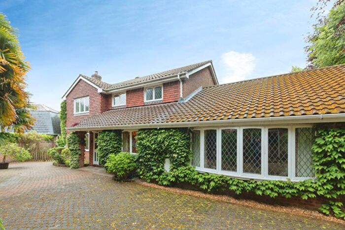 4 Bedroom Detached House For Sale In Scotts Corner, The Harrow Way, Basingstoke, Hampshire, RG22