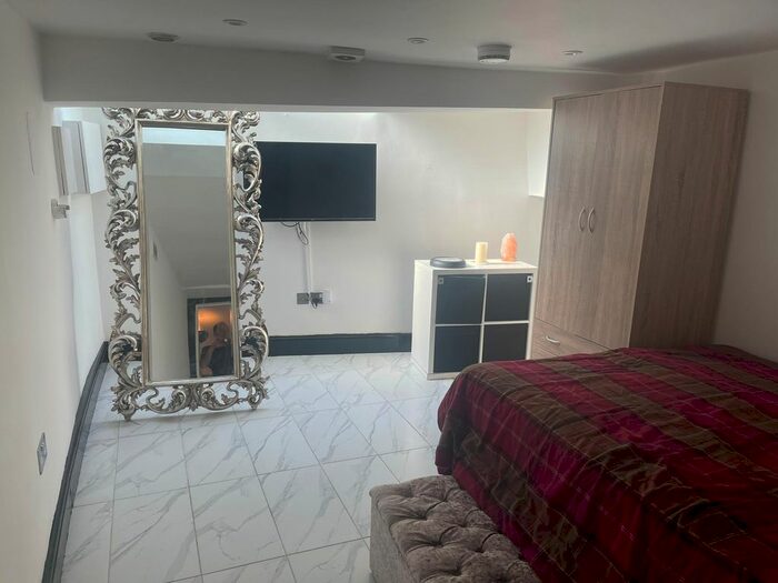 Studio To Rent In Fortune Green Road, London NW6