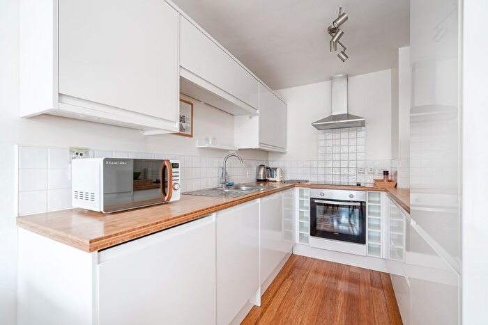 1 Bedroom Flat To Rent In Theseus Walk, London, N1