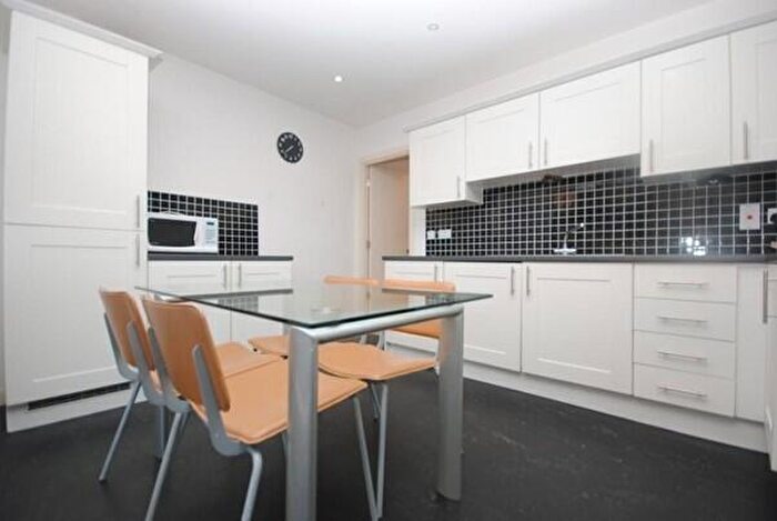 1 Bedroom Flat To Rent In Channelsea Road South London, E15