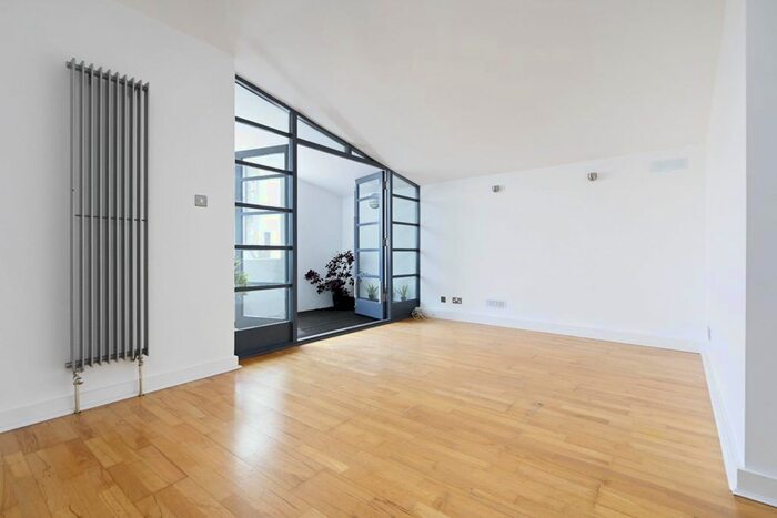 2 Bedroom Flat To Rent In St. Georges Road, Brighton, BN2