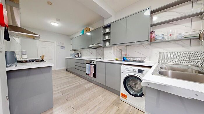 1 Bedroom Property To Rent In Dollis Hill Lane, Neasden, London, NW2