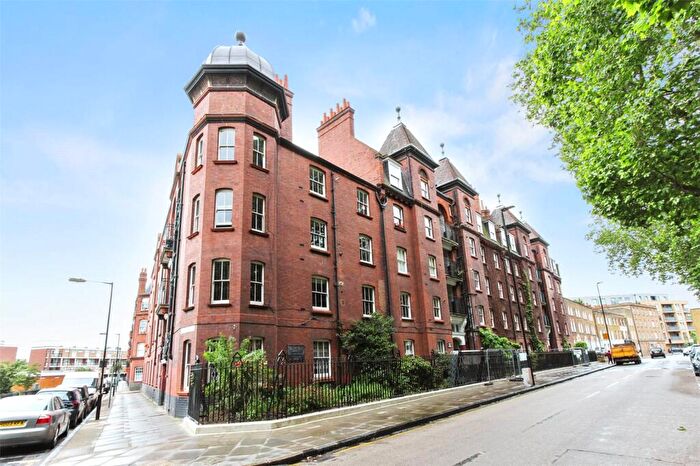 1 Bedroom Apartment To Rent In Dunstan Houses, Stepney Green, London, E1