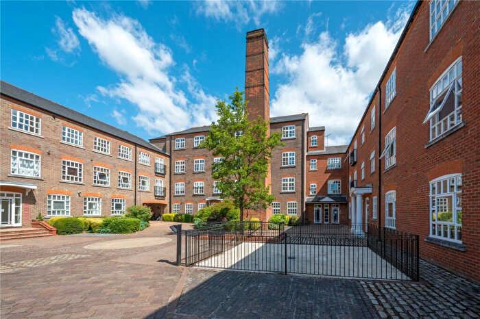 2 Bedroom Flat For Sale In Milliners Court, Lattimore Road, St. Albans, Hertfordshire, AL1