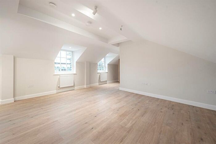 1 Bedroom Flat For Sale In High Street, Ewell, Epsom, KT17