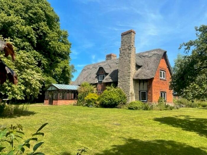 5 Bedroom Detached House To Rent In Bletsoe, Beds, MK44