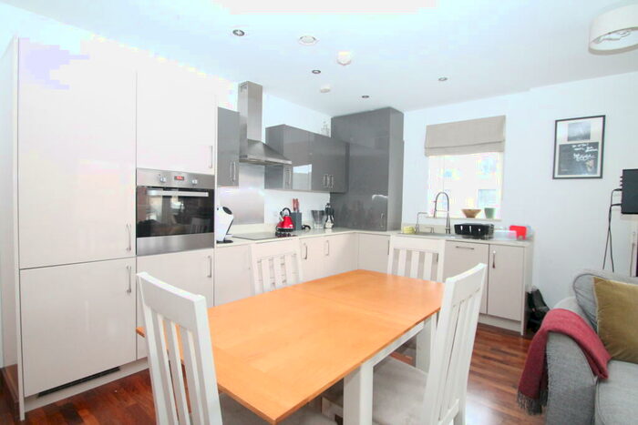 2 Bedroom Flat To Rent In William Mundy Way, Dartford, DA1