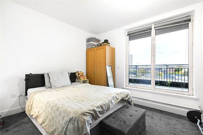 3 Bedroom Apartment For Sale In Wealden House, Capulet Square, Talwin Street, Bow, London, E3