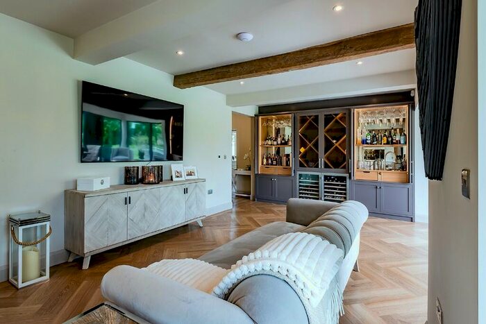 4 Bedroom Detached House For Sale In Stratford Road, Henley-In-Arden, Warwickshire, B95