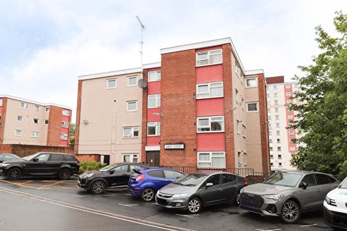 2 Bedroom Flat To Rent In East Court, Ebenezer Street, Farsley, Pudsey, LS28