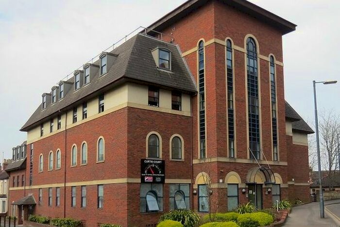 2 Bedroom Flat To Rent In Commercial Road, Swindon, SN1