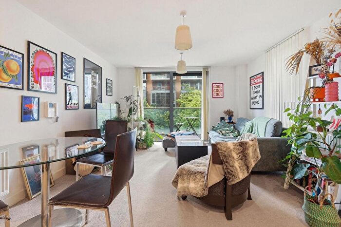 2 Bedroom Flat For Sale In Ocean House, Dalston, E8