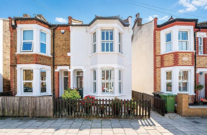 3 Bedroom Semi Detached House For Sale In Bromley Gardens, Shortlands, Bromley, BR2