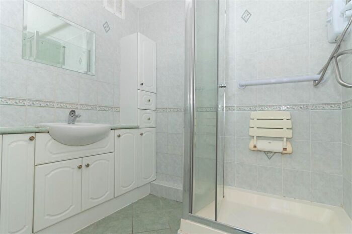 2 Bedroom Flat To Rent In Boundary Road, Worthing, BN11