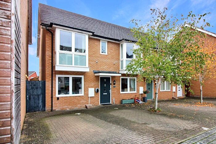 2 Bedroom End Of Terrace House For Sale In Lamour Lane, Oxley Park, Milton Keynes, Buckinghamshire, MK4