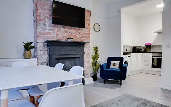 2 Bedroom Flat To Rent In Mallaby Street, Birkenhead, CH41