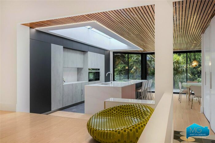 5 Bedroom Semi-Detached House To Rent In Onslow Gardens, Highgate, London, N10