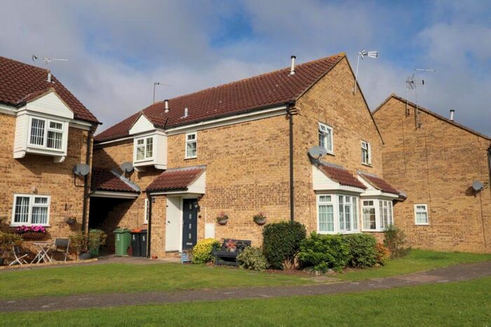 2 Bedroom House To Rent In Creran Walk, Linslade, LU7