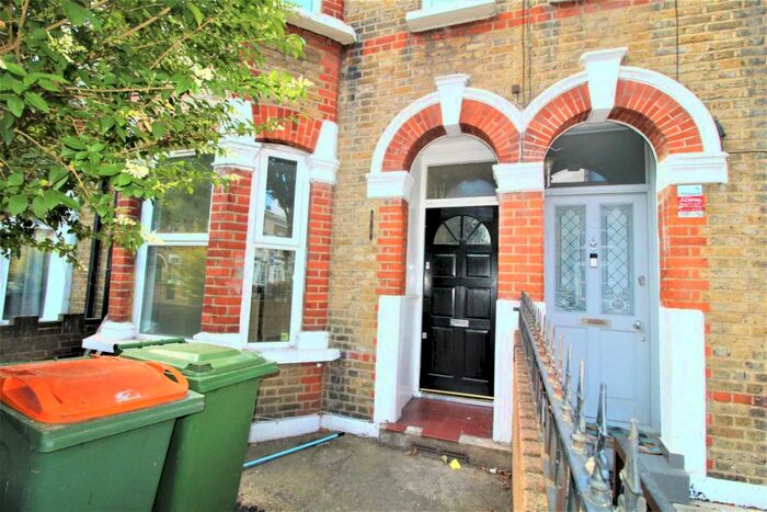 4 Bedroom Terraced House To Rent In East Road, Stratford, E15