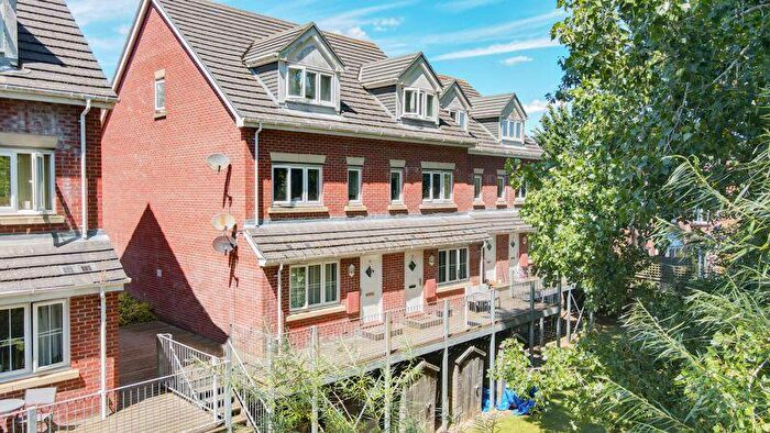 1 Bedroom Flat For Sale In Park Mews, Park Gate, SO31