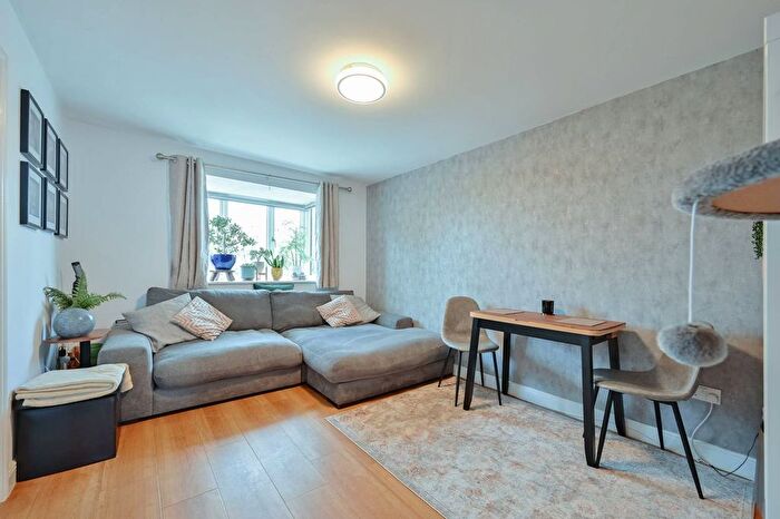 1 Bedroom Flat For Sale In Lewis House, Watford, WD18