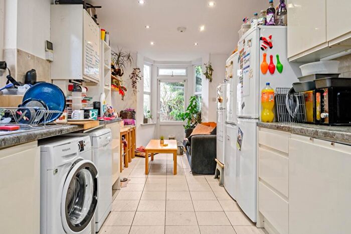 3 Bedroom Terraced House For Sale In Glenwood Road, London, N15