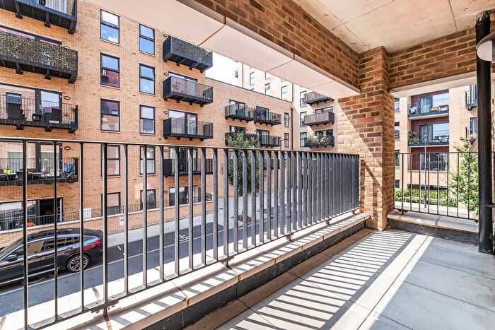 2 Bedroom Flat To Rent In Rolfe Terrace, London, SE18