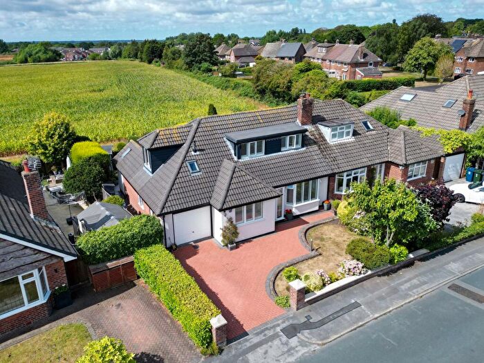 4 Bedroom Semi-Detached House For Sale In The Serpentine, Aughton, L39