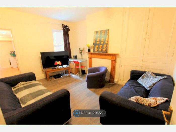 6 Bedroom Terraced House To Rent In Blenheim Road, Reading, RG1
