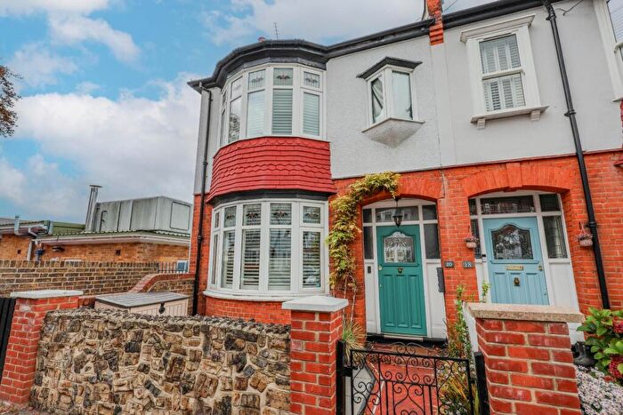 3 Bedroom End Of Terrace House For Sale In Rockleigh Avenue, Leigh-On-Sea, SS9